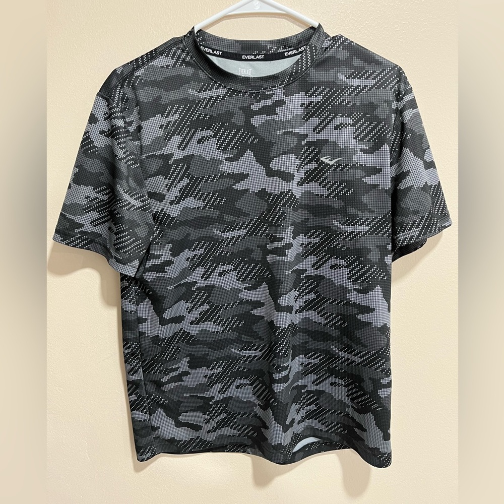Everlast gray and black jig saw shirt